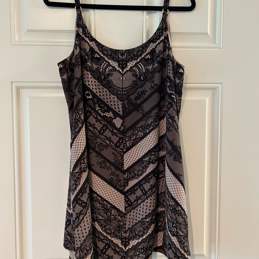 CAbi Monaco Cami Tunic #3278 - Picture 2 of 2